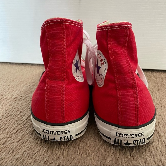 Red High Top Chuck Taylor Converse size 7.5 women/5.5 men - Picture 2 of 5